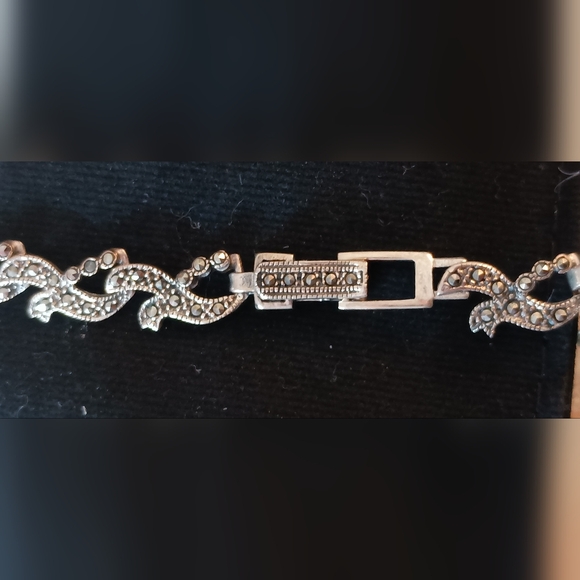 Vintage Sterling Silver Marcasite Bracelet - Picture 3 of 5